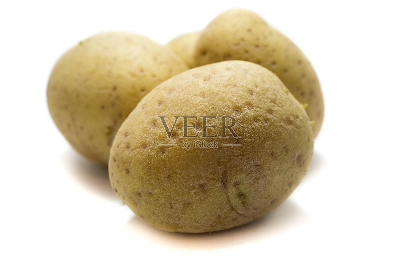 生土豆孤立在白色背景照片摄影图片