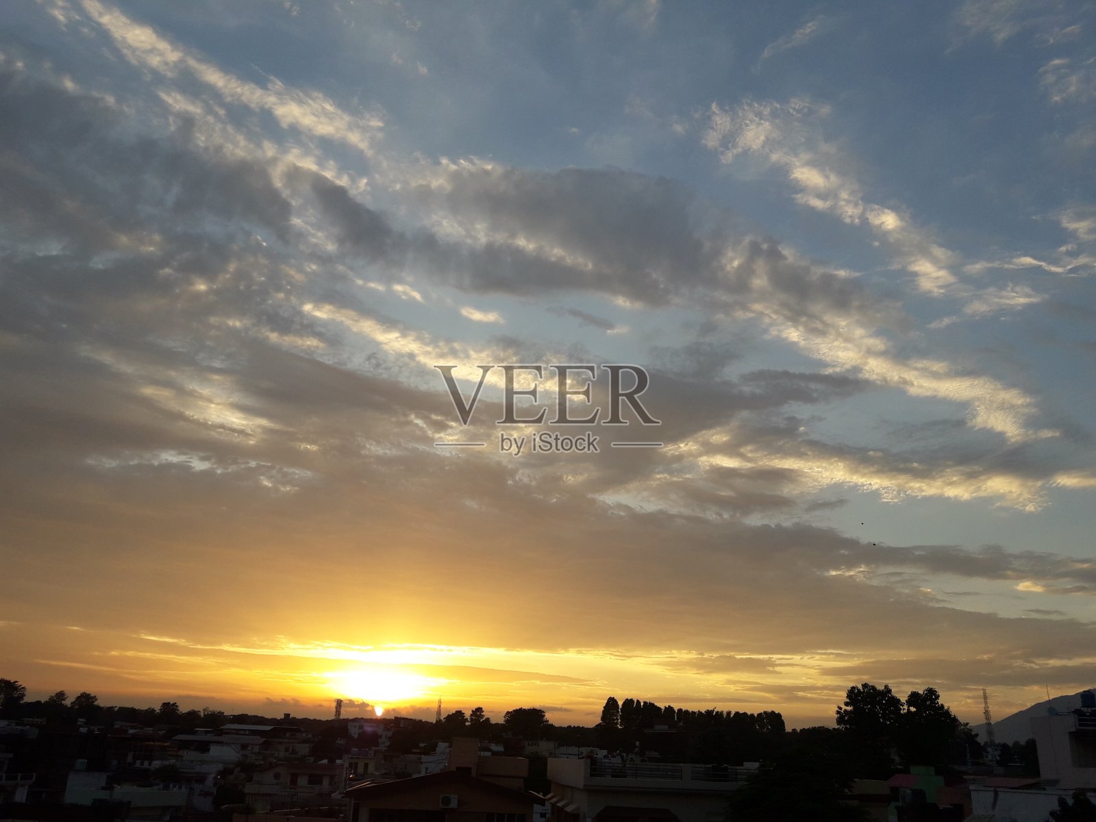 天空中的天使照片摄影图片