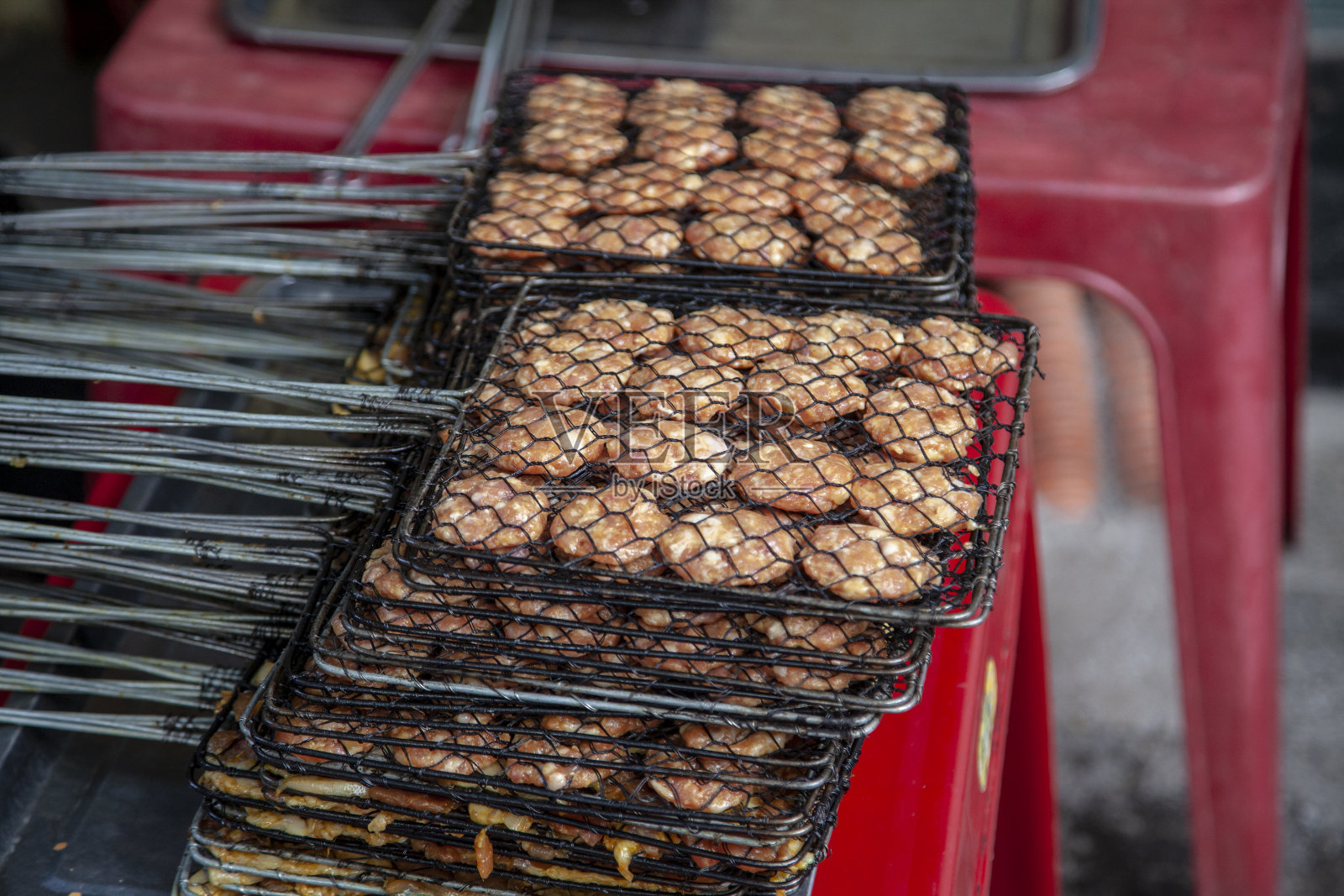 烧烤派对，烤鸡肉照片摄影图片