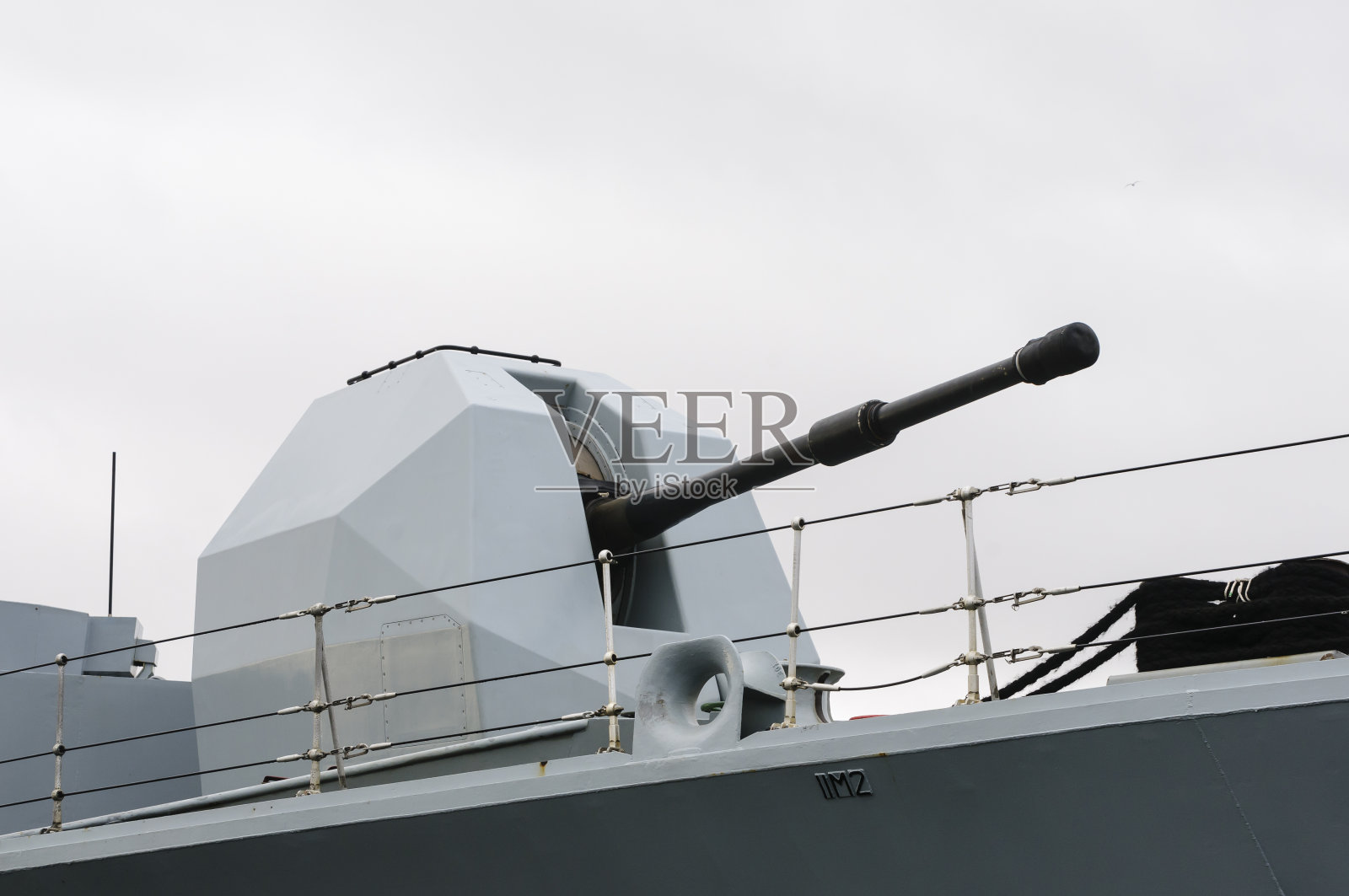 海军护卫舰上的4.5英寸(105毫米)海军大炮照片摄影图片