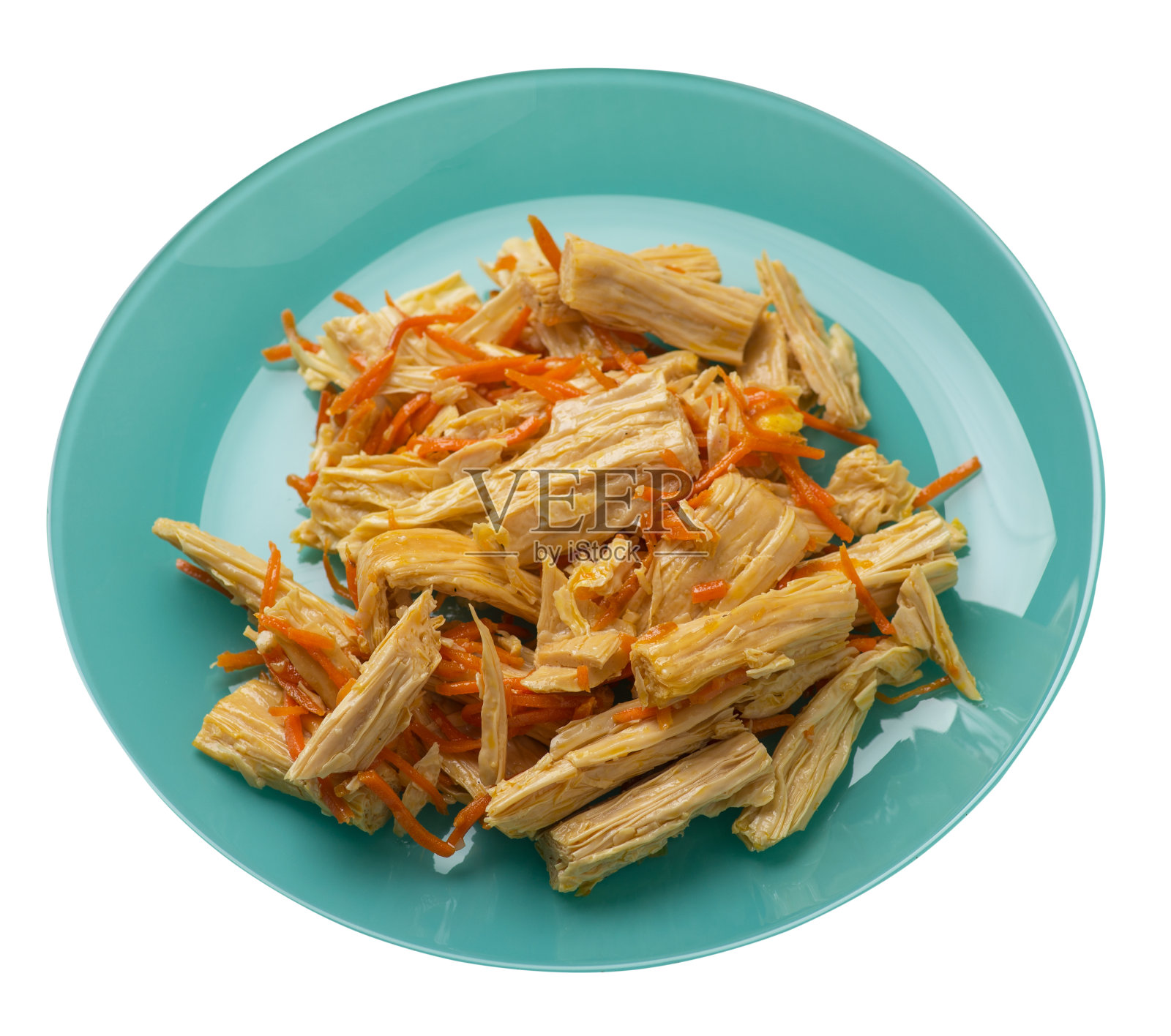 大豆、芦笋和胡萝卜沙拉放在一个盘子里。在白色背景上分离的大豆芦笋。亚洲素食俯视图。照片摄影图片