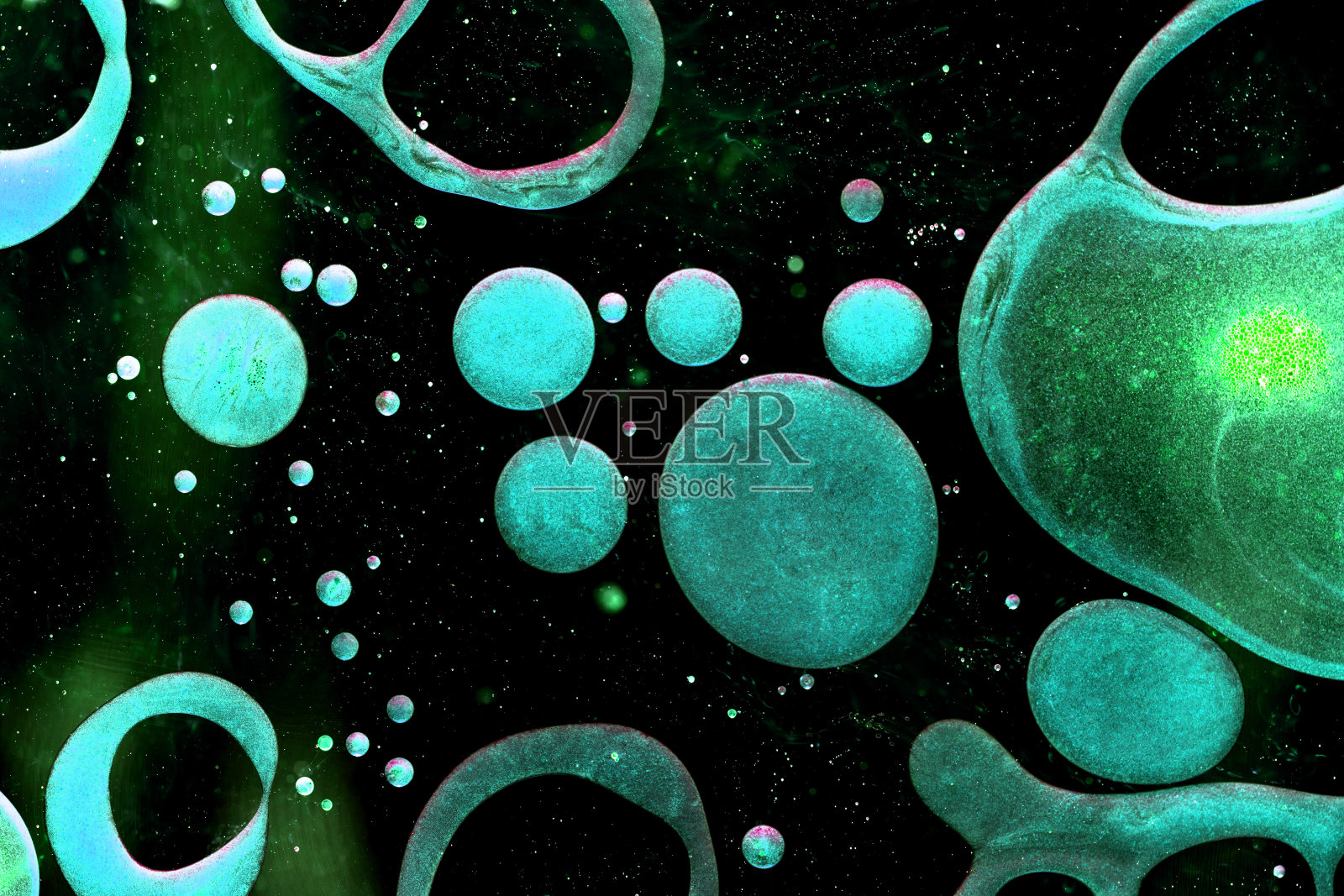 蓝色液态水抽象背景。微距摄影照片摄影图片