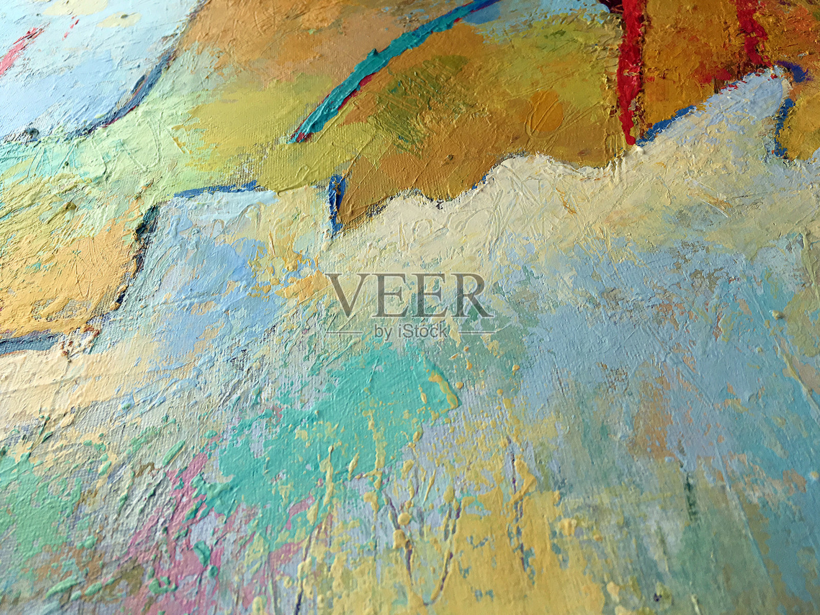 生动的抽象极简主义绘画背景与混合油漆纹理。画有红色线条和浅蓝色斑点的艺术品。插画图片素材