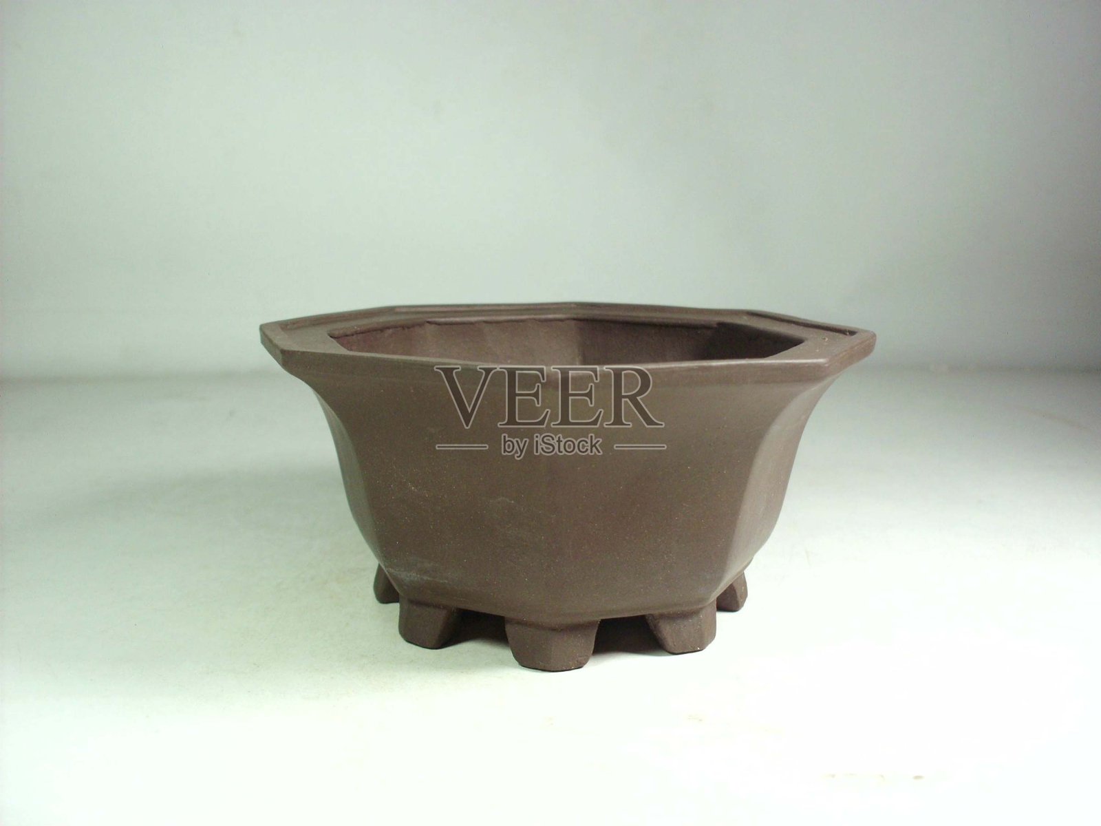 中国老花盆孤立在高质量的白色照片摄影图片