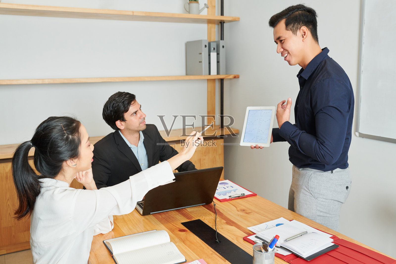 会议网上介绍照片摄影图片