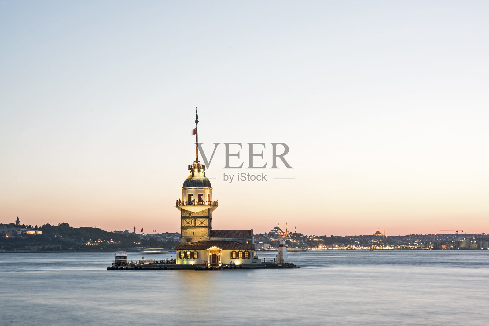 伊斯坦布尔博斯普鲁斯的少女塔照片摄影图片