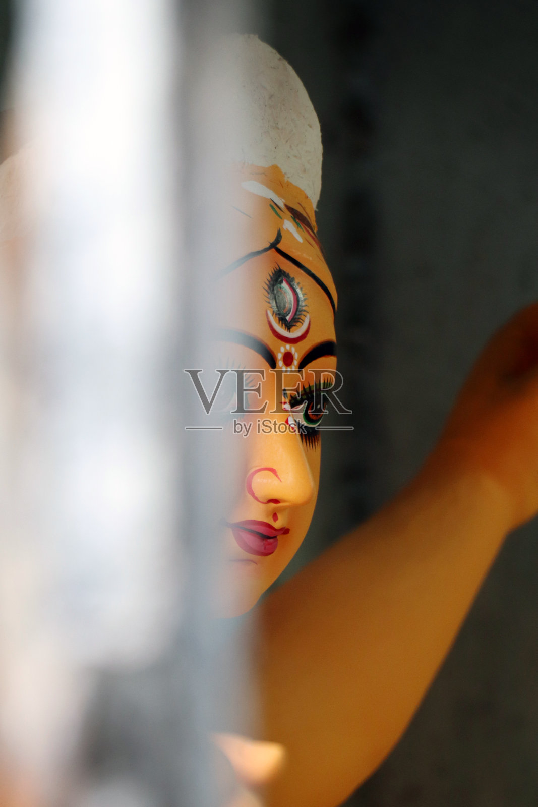 玛阿杜尔迦的肖像。印度女神杜尔迦神像在准备期间在加尔各答。照片摄影图片