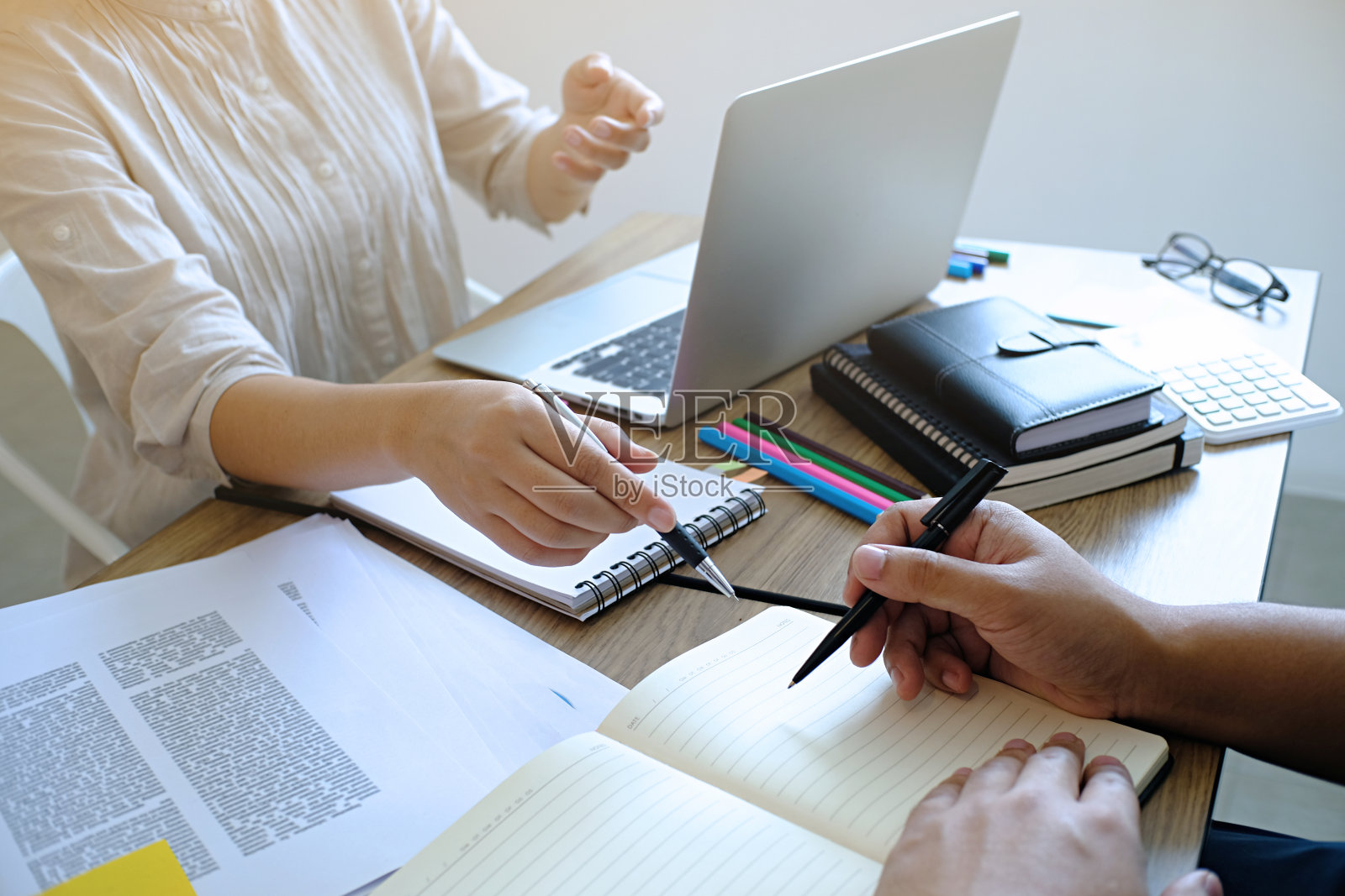 成人学生辅导共同教育辅导员管理理念照片摄影图片