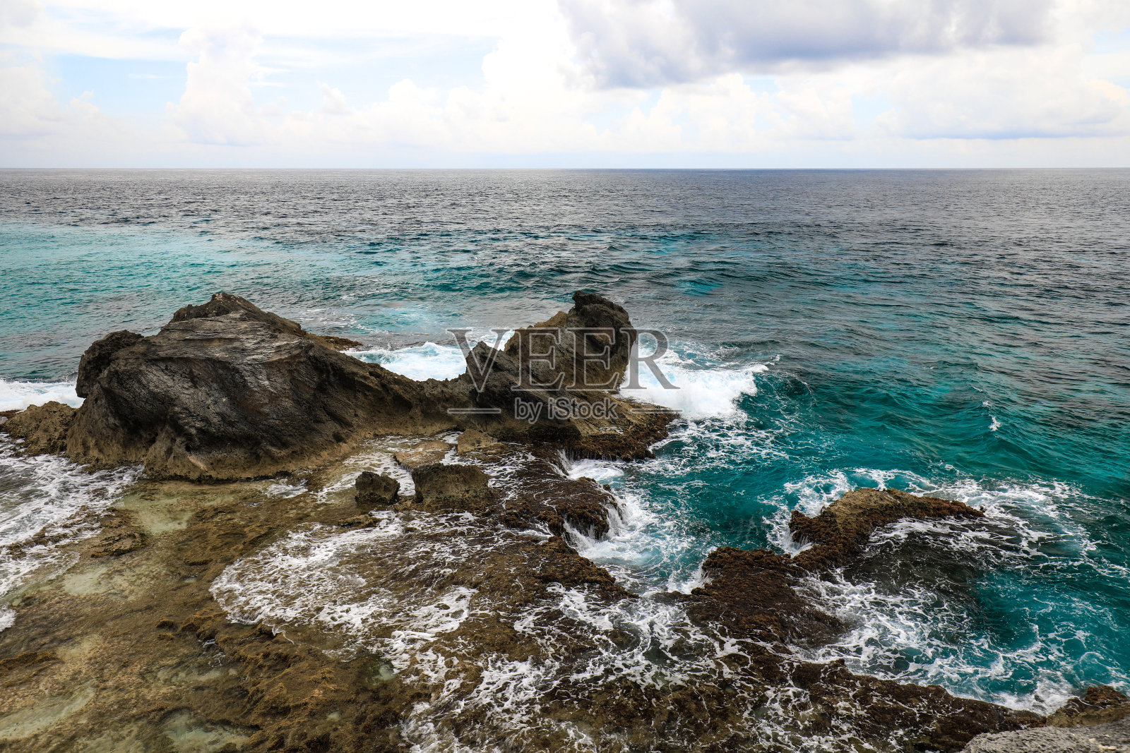 穆杰雷斯斯，尤卡坦 / 墨西哥 - 2019年7月23日： 苏蓬塔苏尔穆杰斯海滩照片摄影图片