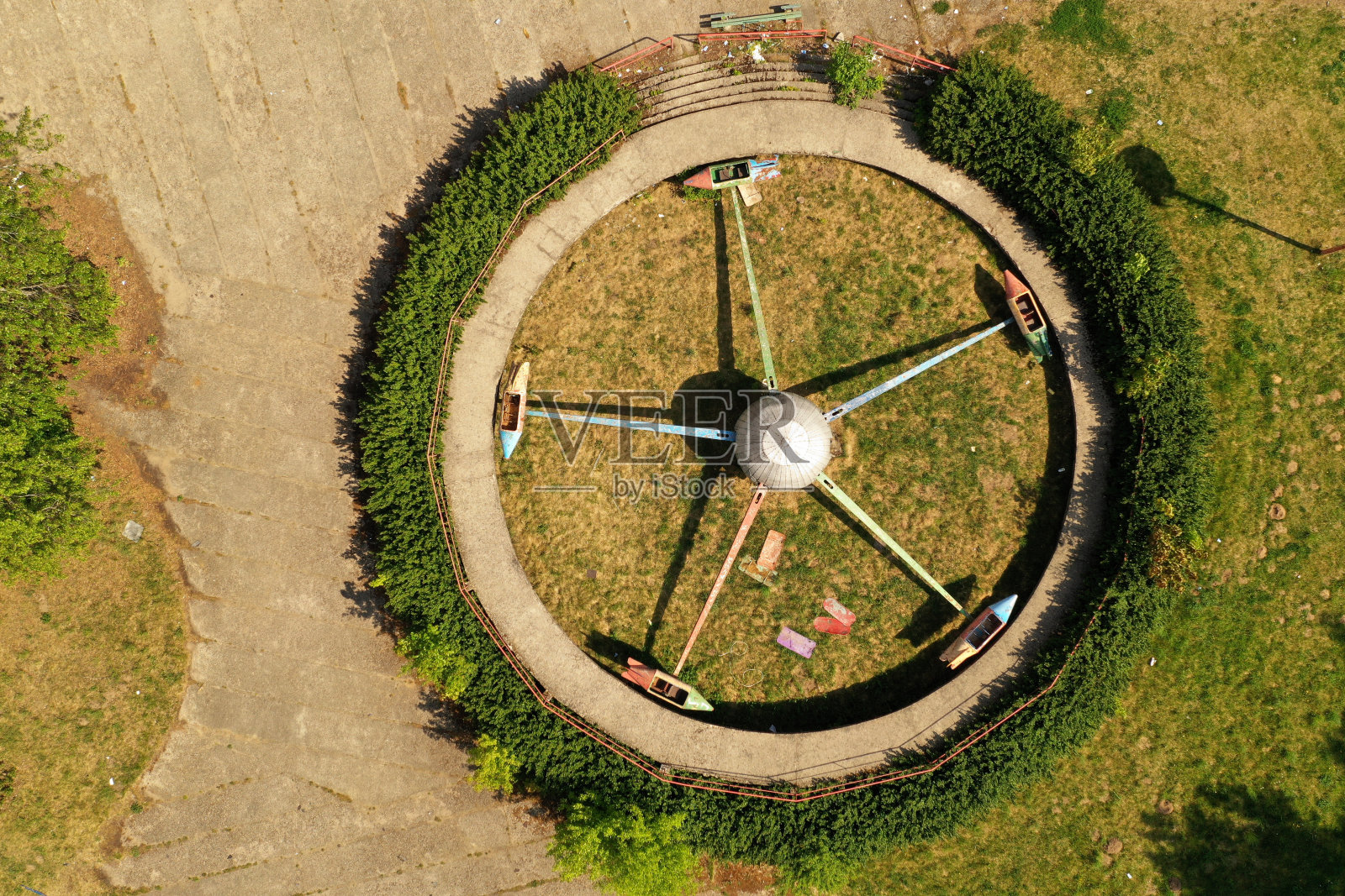 一个古老的游乐园照片摄影图片