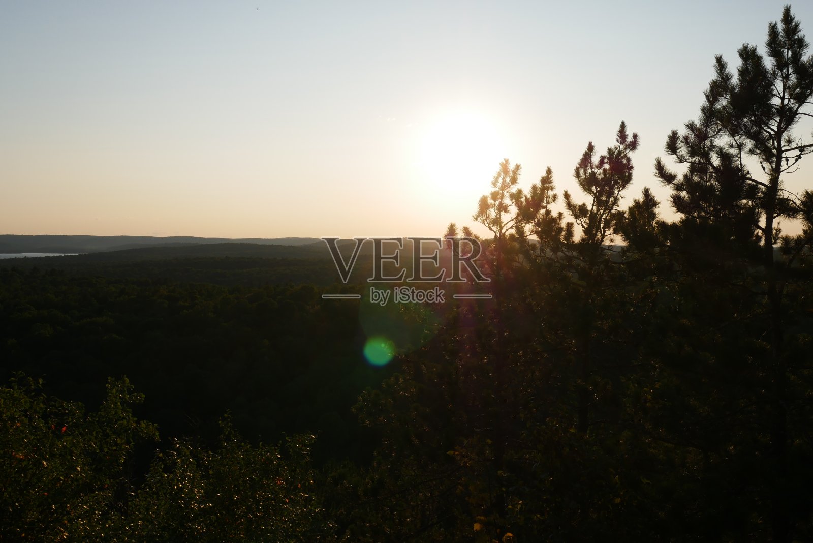 蓝色和黄色的日落天空照片摄影图片