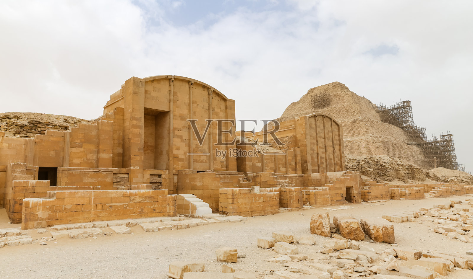 埃及开罗萨卡拉墓地焦赛尔金字塔陵墓群照片摄影图片