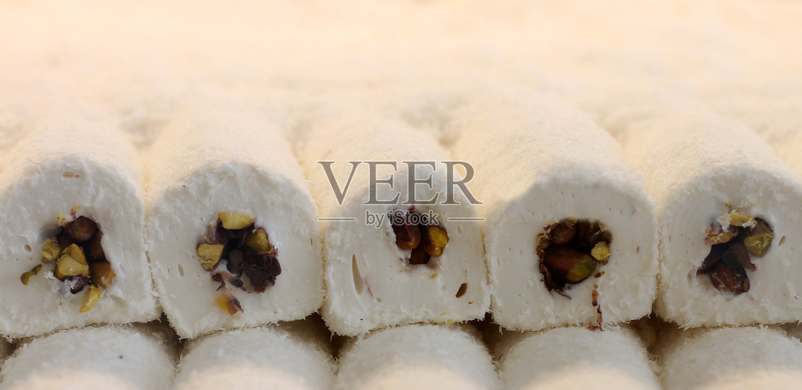 土耳其国家糖果土耳其软糖与坚果，巧克力。照片摄影图片