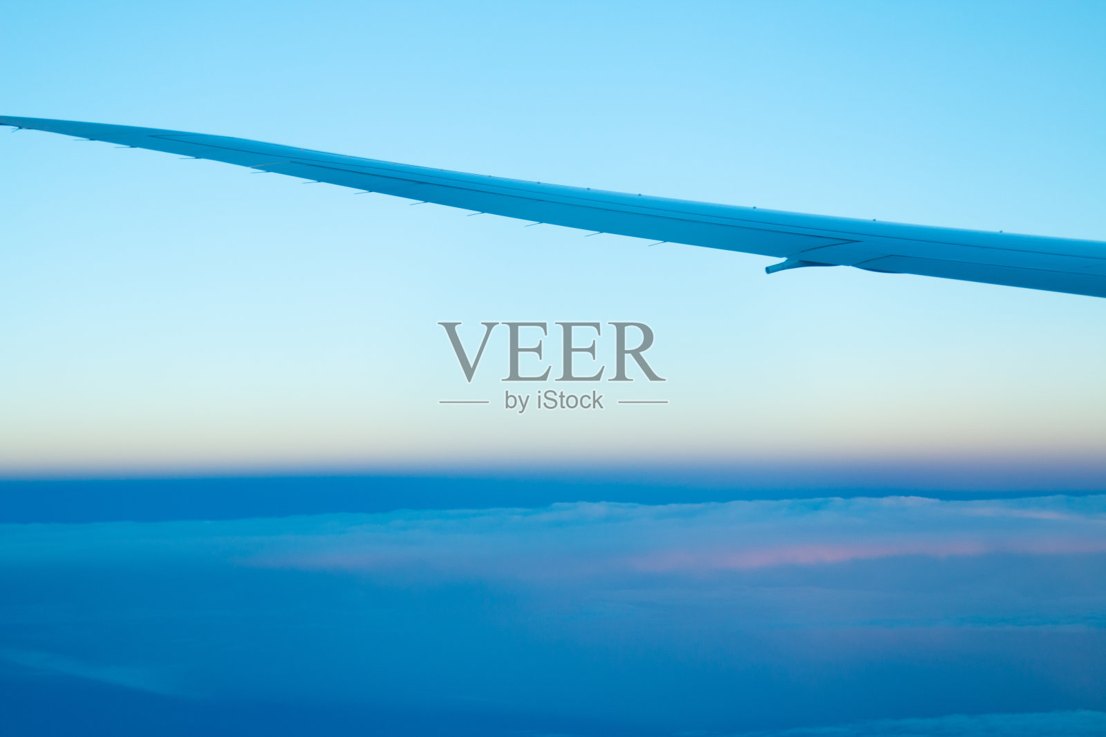 天空地平线看云照片摄影图片