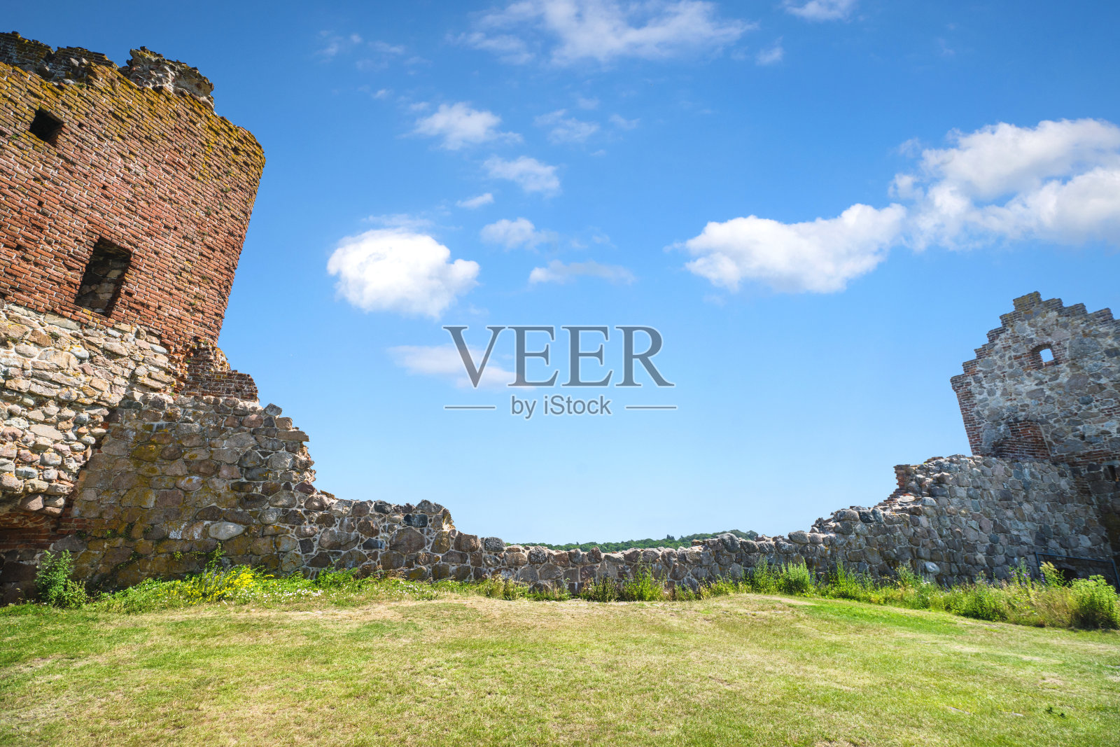 有石墙的城堡废墟照片摄影图片