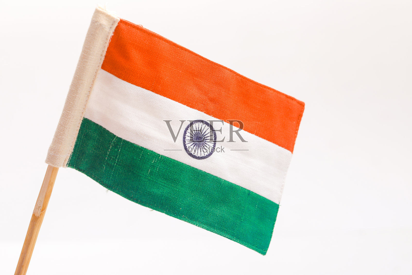 手里拿着印度三色旗照片摄影图片