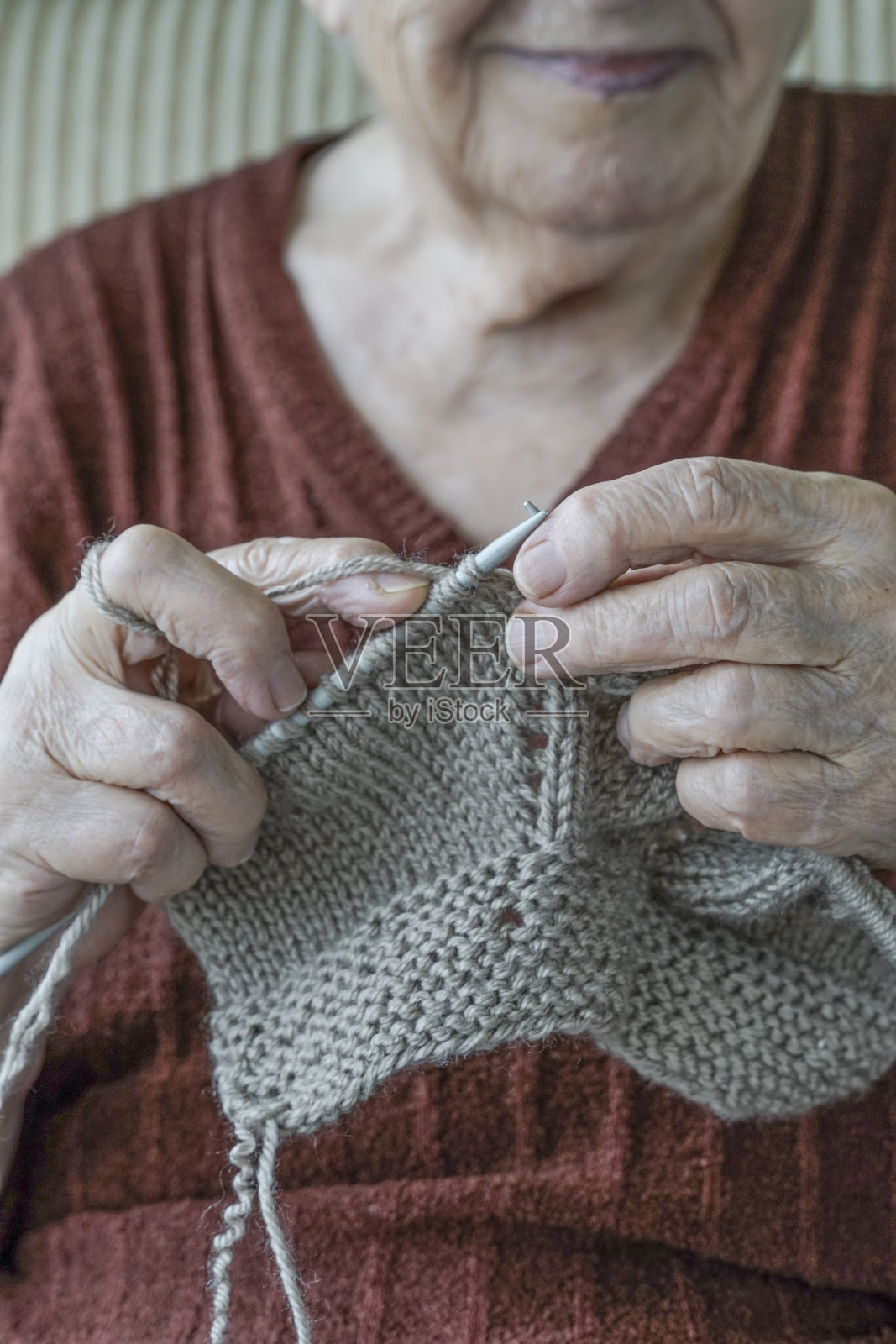 一个妇女编织的特写手照片摄影图片