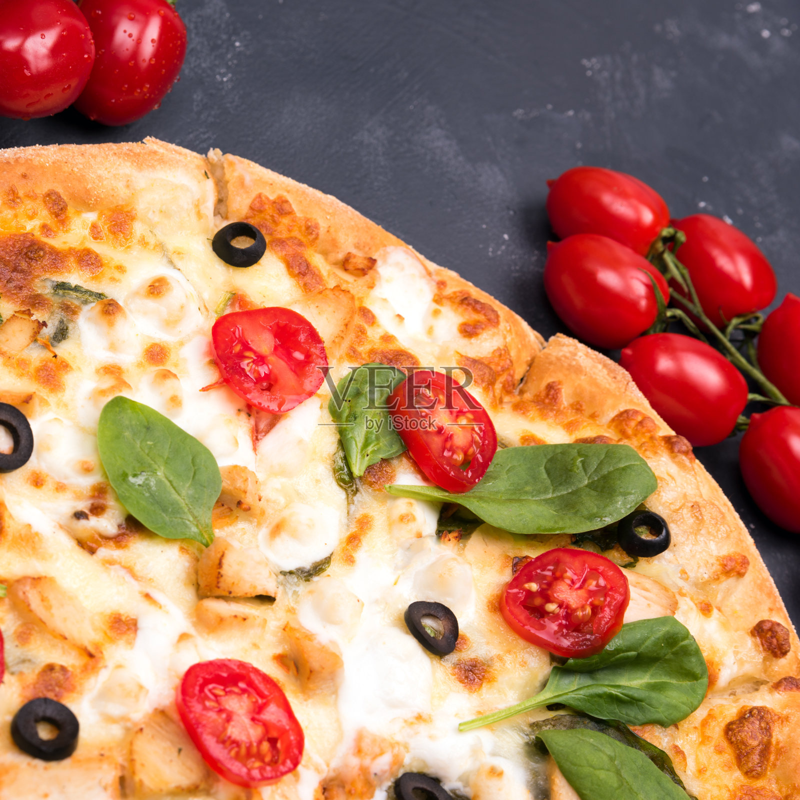 特写披萨奶酪和西红柿照片摄影图片