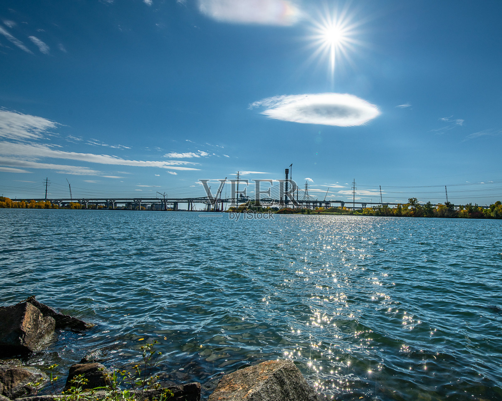 桥正在建设中照片摄影图片