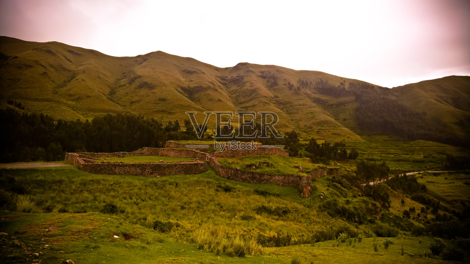 秘鲁库斯科的Puca Pucara又名红色堡垒遗址照片摄影图片