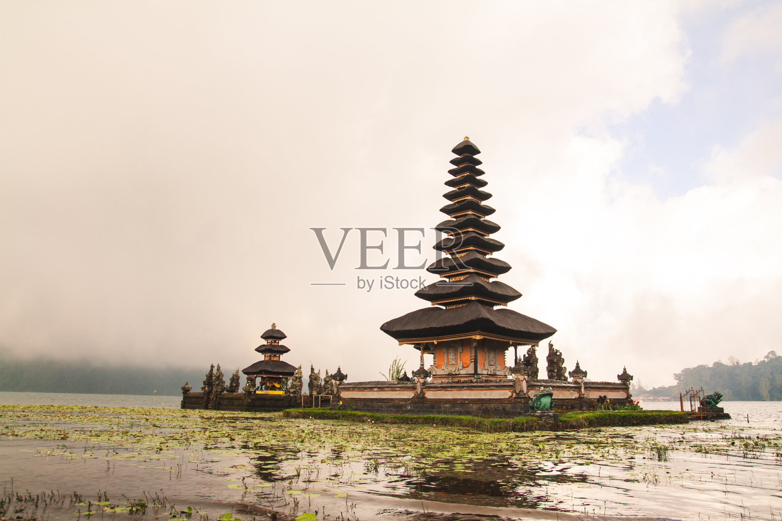 乌伦达努指的是巴厘岛的寺庙照片摄影图片