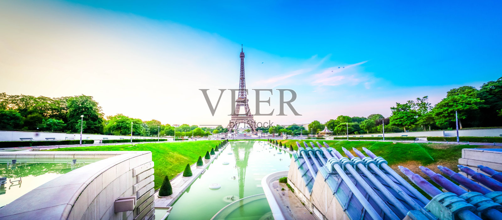 从巴黎的特罗卡德罗出发照片摄影图片