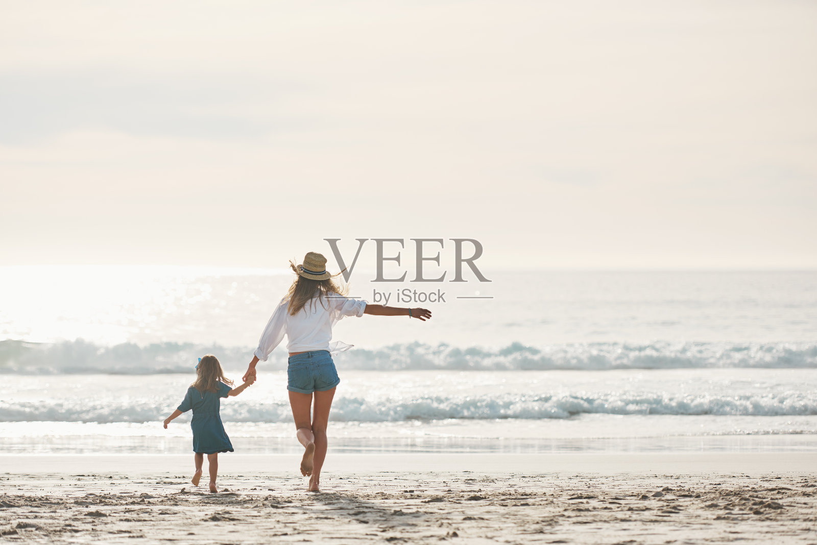 和我的迷你我在一起照片摄影图片