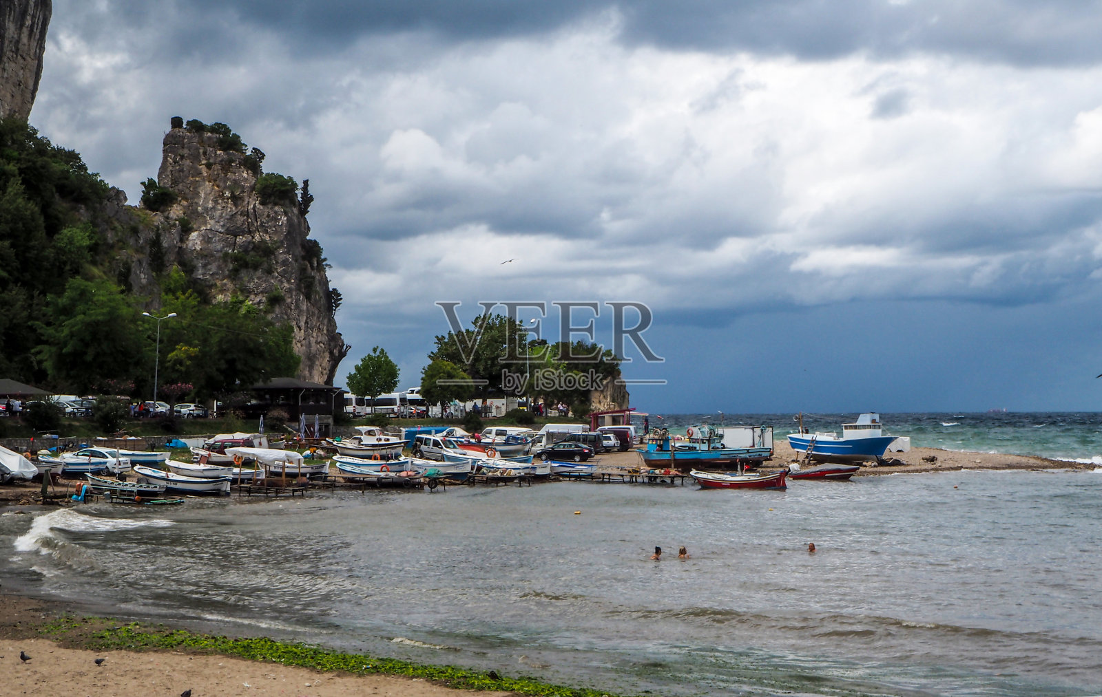 2019年8月4日，阿玛斯拉景观:阿玛斯拉是城市Bartın的一个迷人区域。位于黑海沿岸的是土耳其的一个小型海滨度假胜地。照片摄影图片