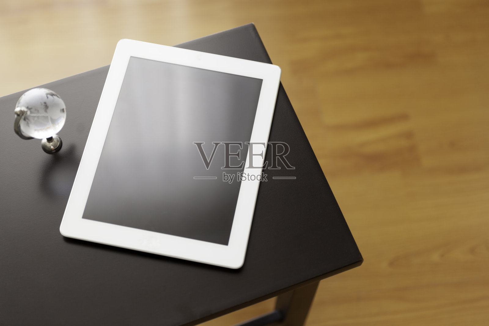 数字平板电脑，地球。照片摄影图片