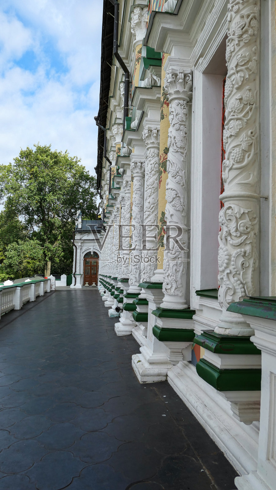 圣三位一体东正教教堂的建筑柱照片摄影图片