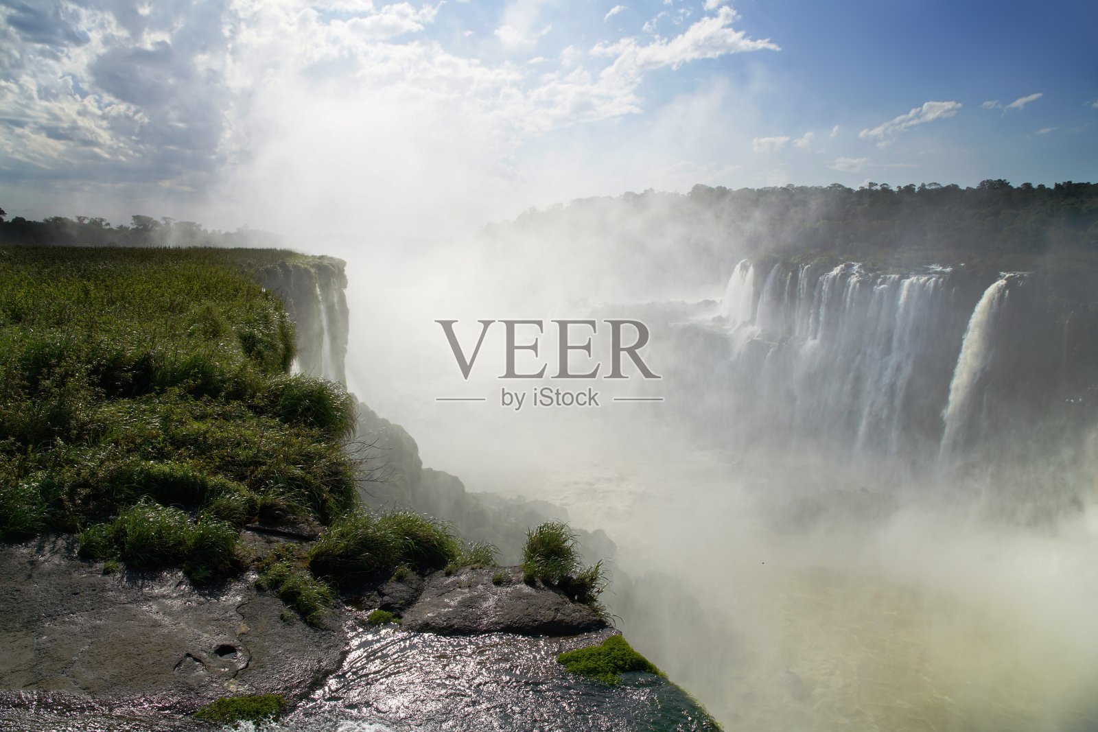 南美洲的伊瓜苏瀑布照片摄影图片