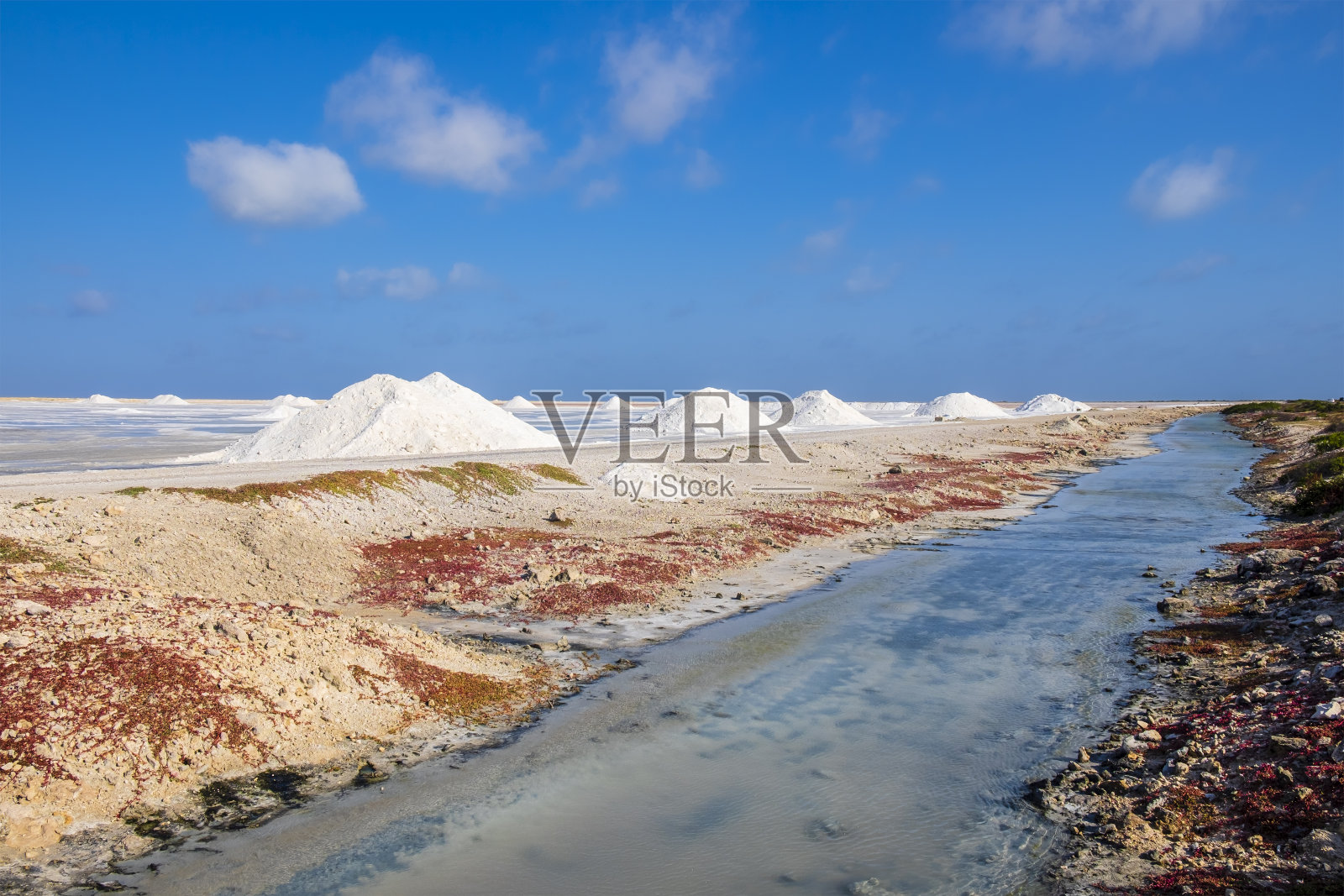 博内尔的盐田照片摄影图片