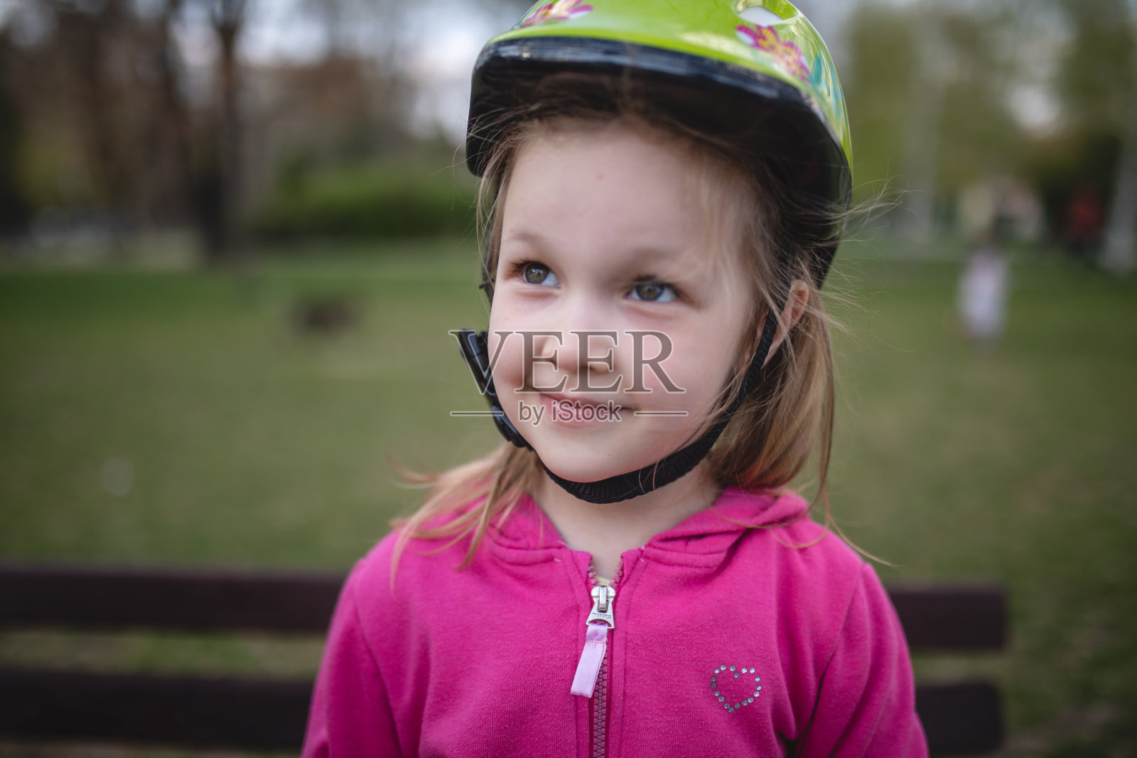 运动时一定要使用防护措施照片摄影图片