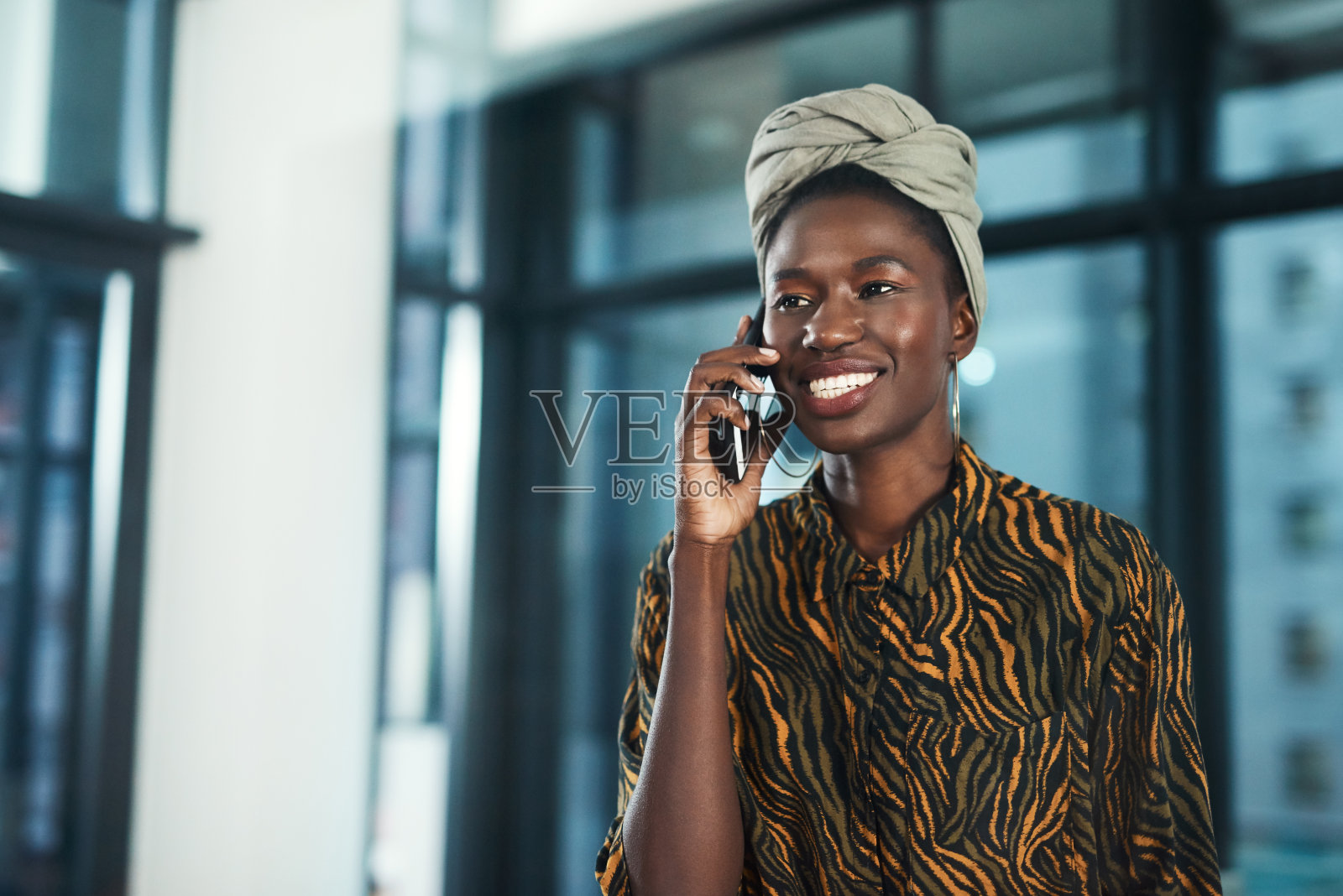 保持联系从来没有这么容易过照片摄影图片