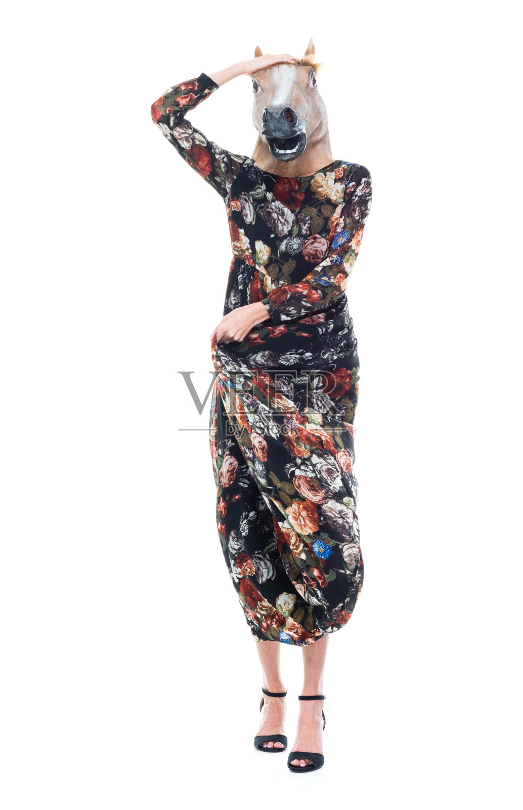 美丽的女性穿着白色背景的裙子照片摄影图片