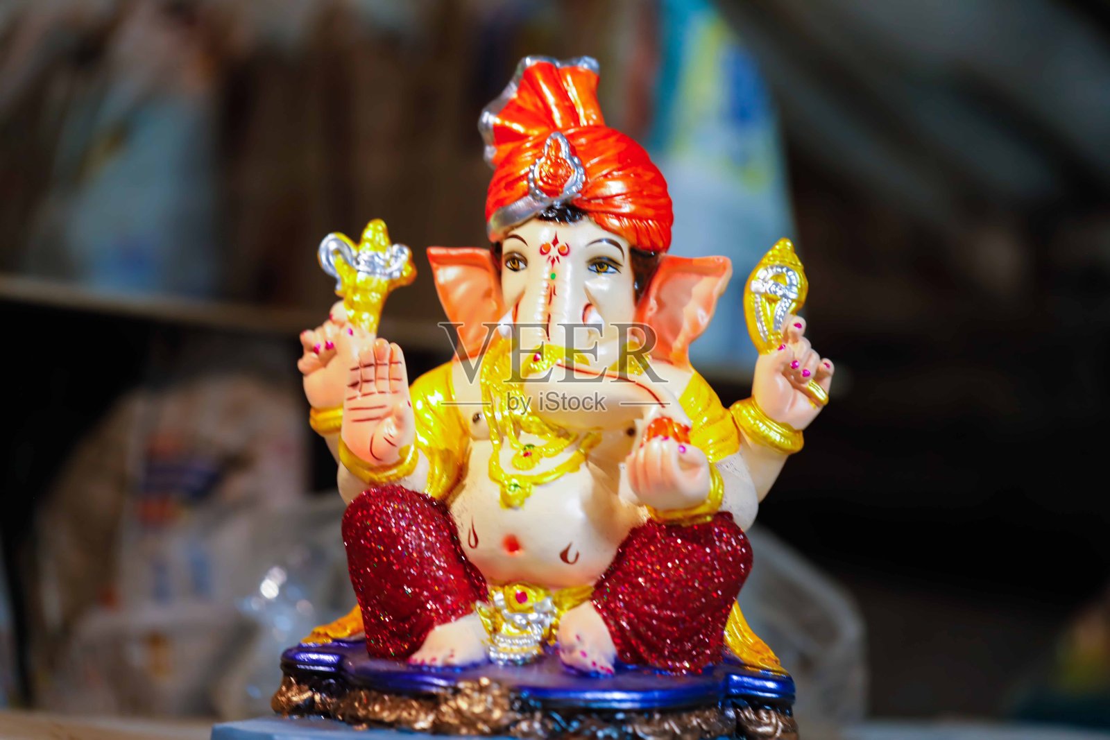 准备主甘尼萨彩色雕像为甘尼萨节照片摄影图片