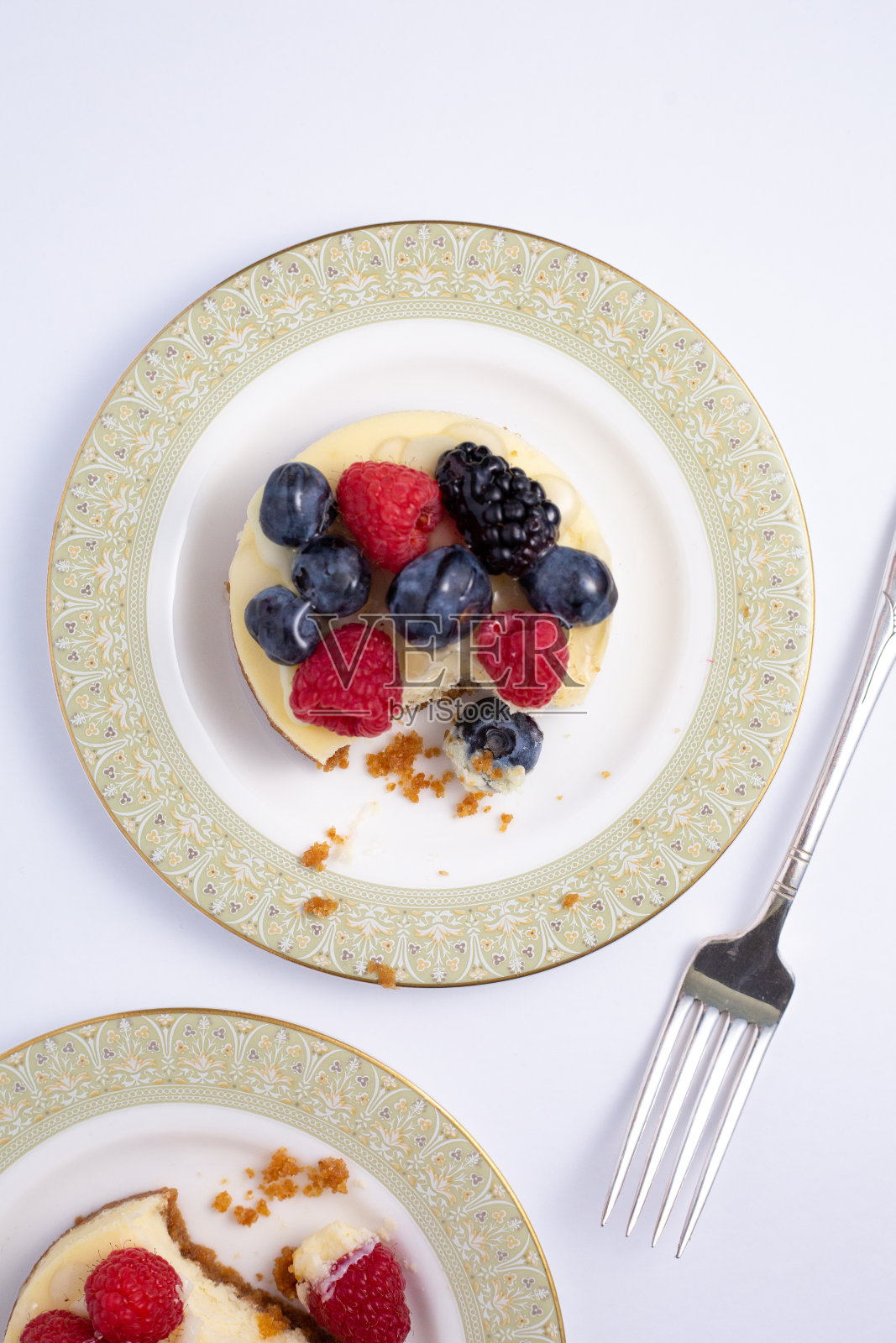 小莓芝士蛋糕照片摄影图片