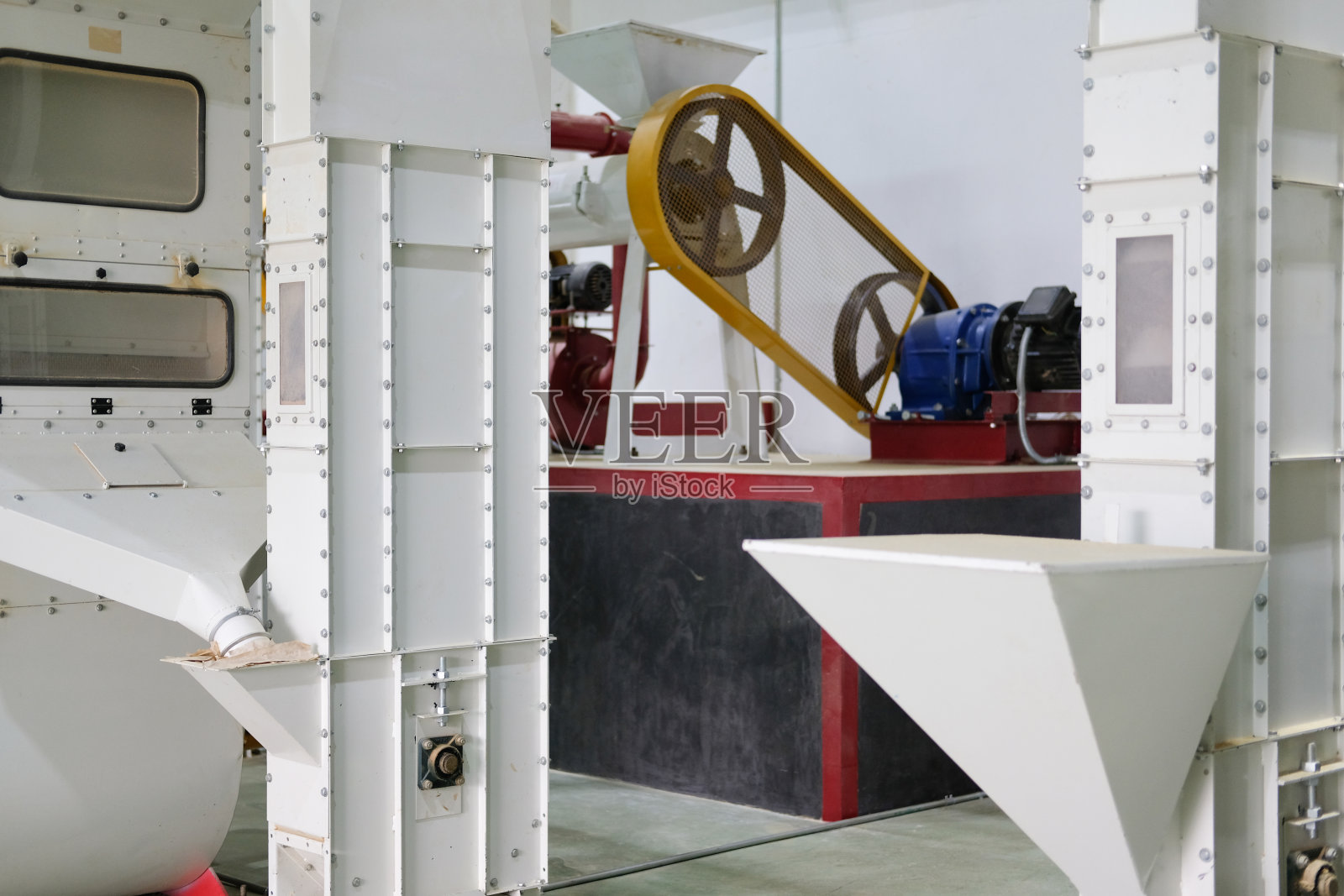 食品厂的咖啡加工机照片摄影图片