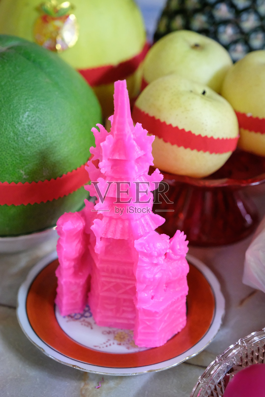 农历新年初九，玉皇大帝生日，供食(粉糖塔)照片摄影图片