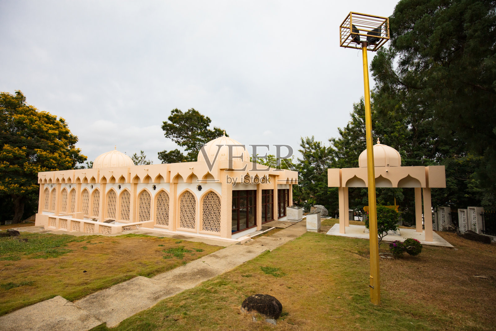 山经过陵墓照片摄影图片