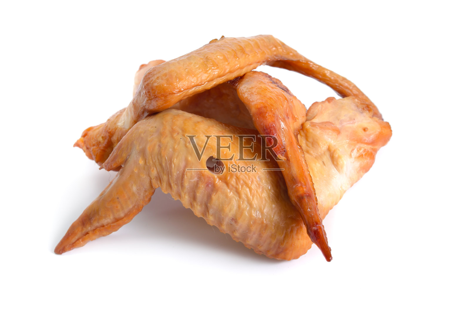 烟熏鸡翅。在白色背景上隔离照片摄影图片