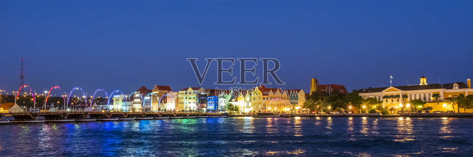 库拉索，威廉斯塔德-艾玛女王桥-蓬达照片摄影图片