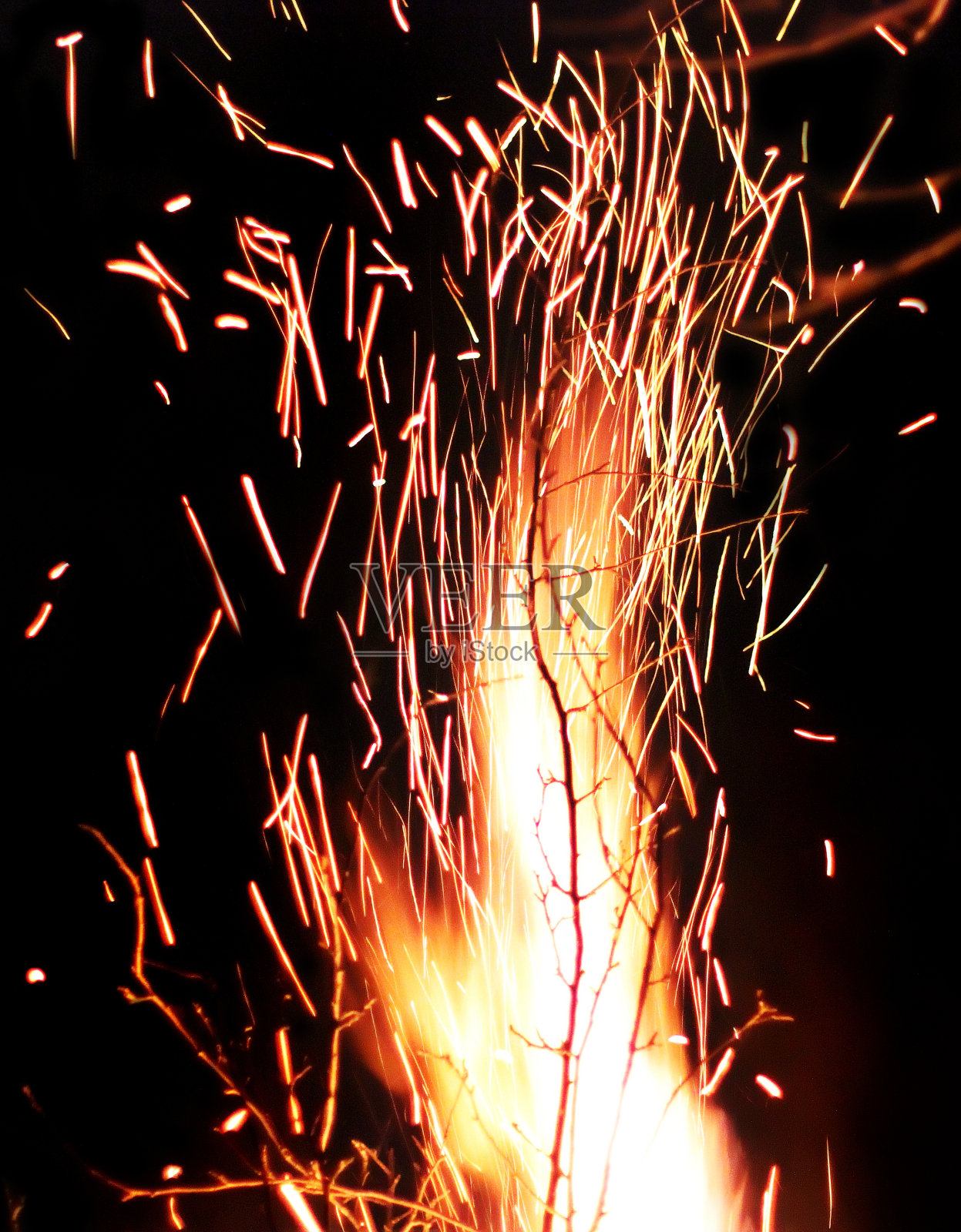 火花的火焰。强大的火。的画照片摄影图片