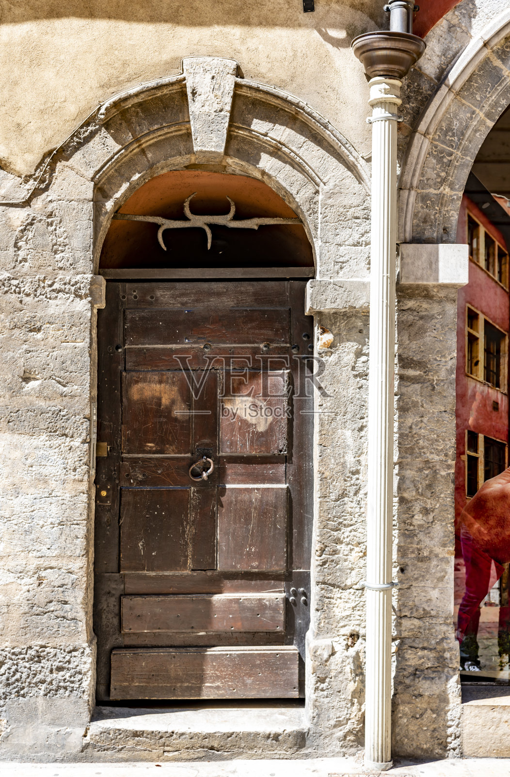 里昂破败的建筑外观照片摄影图片