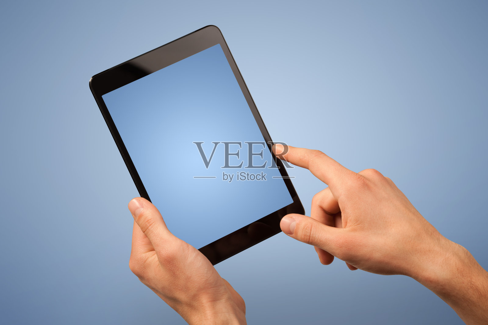 女性执片照片摄影图片