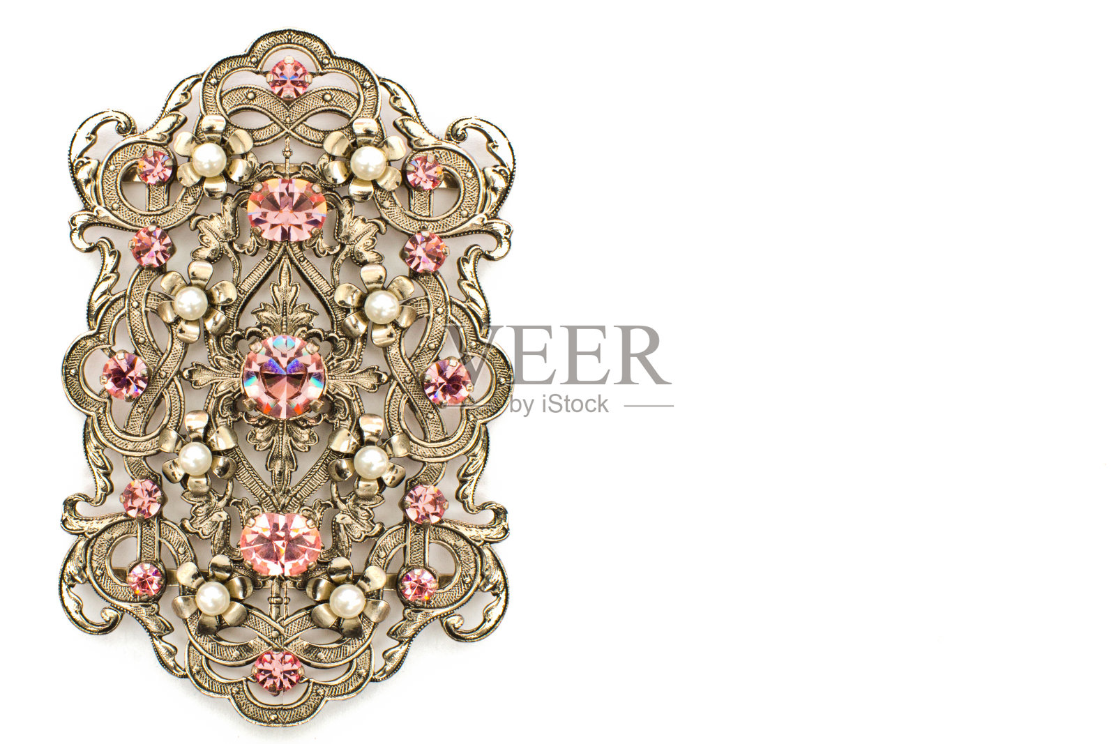 胸针在一个干净的背景照片摄影图片