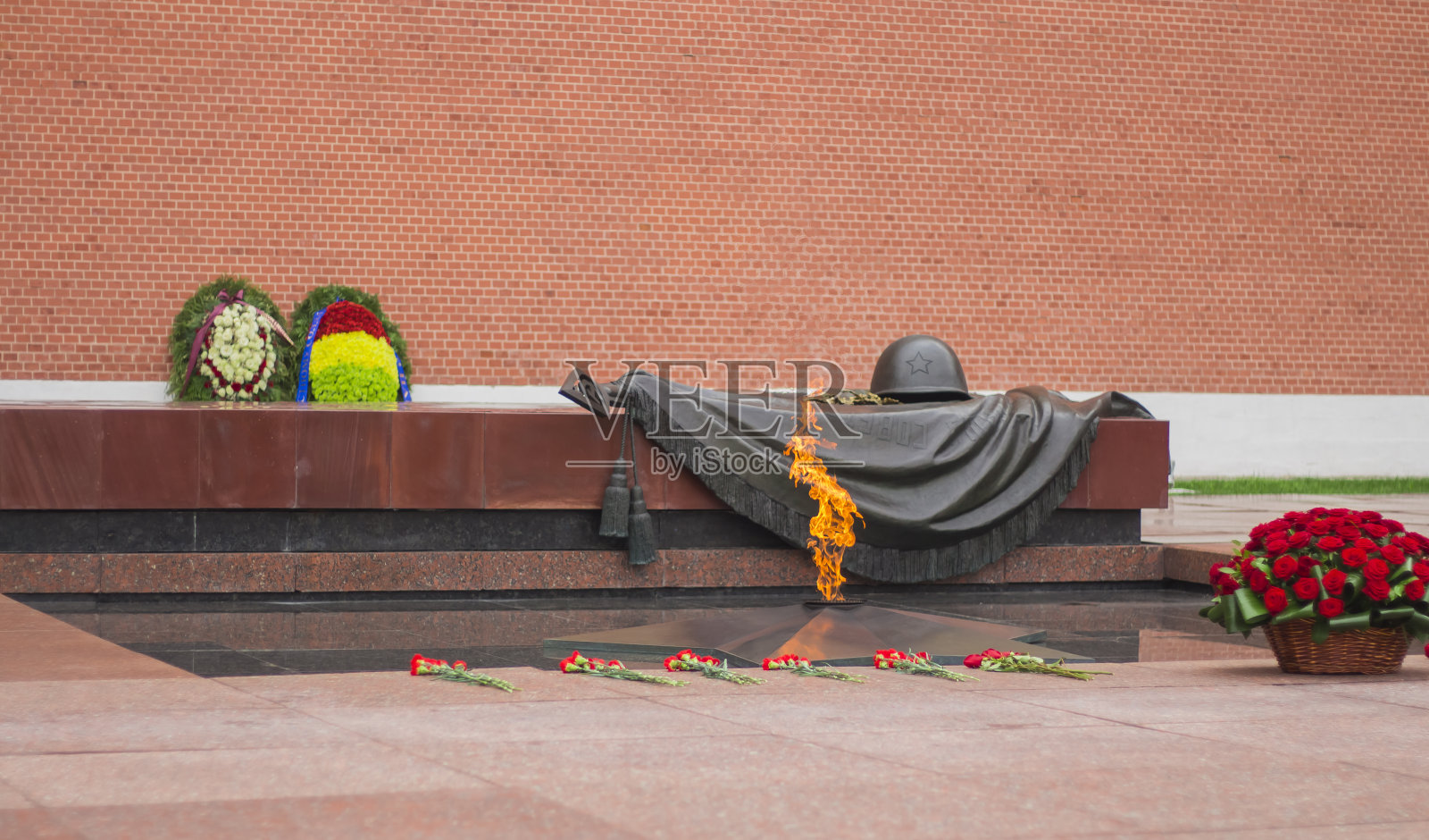 俄罗斯莫斯科无名战士墓的永恒火焰照片摄影图片