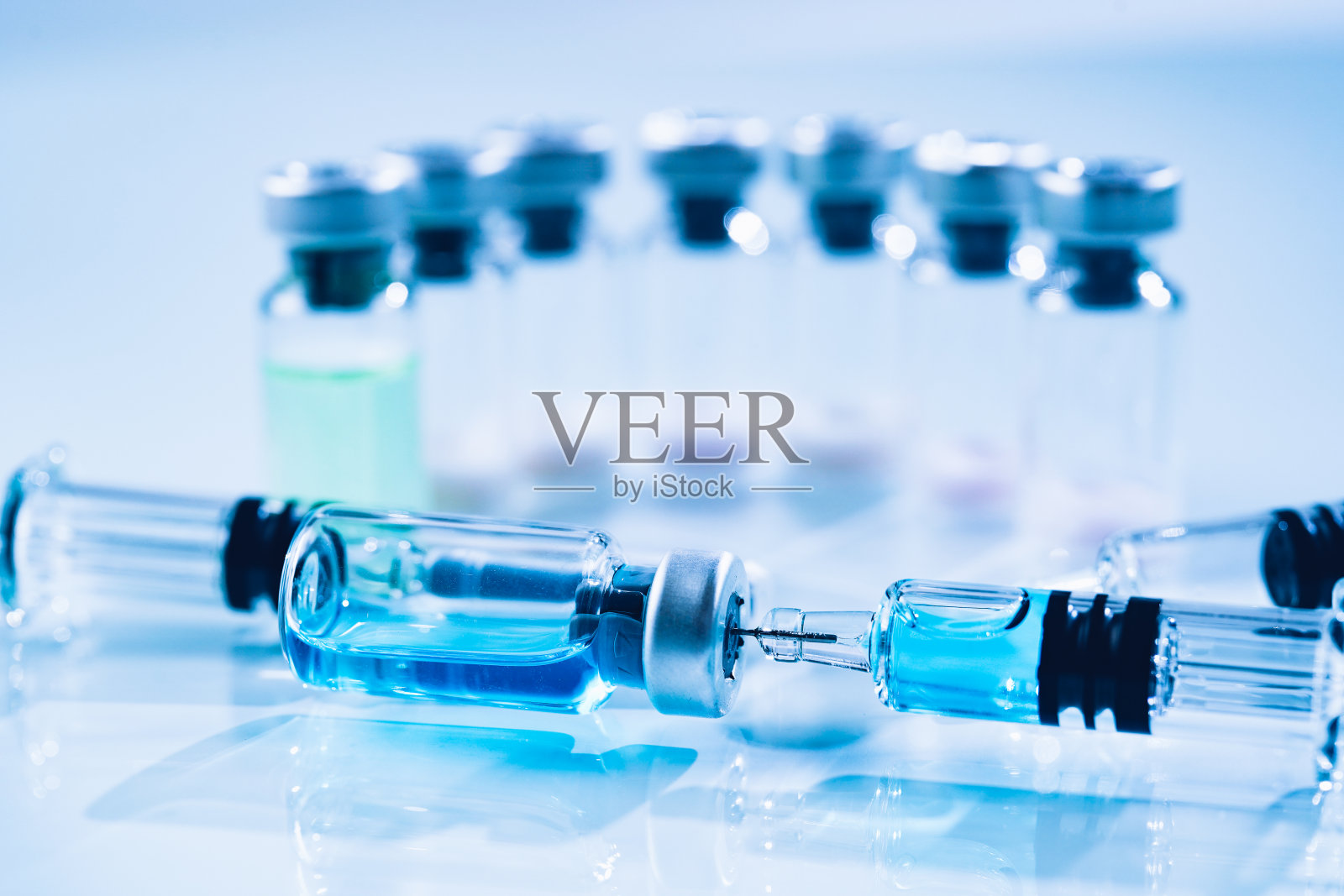 注射器和药瓶-疫苗照片摄影图片