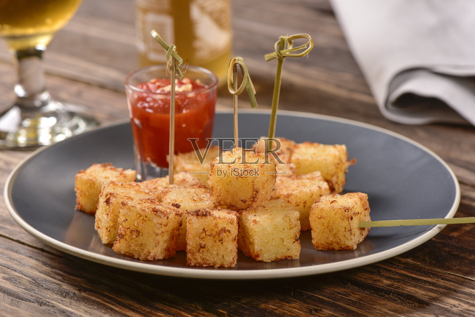 摇骰子照片摄影图片