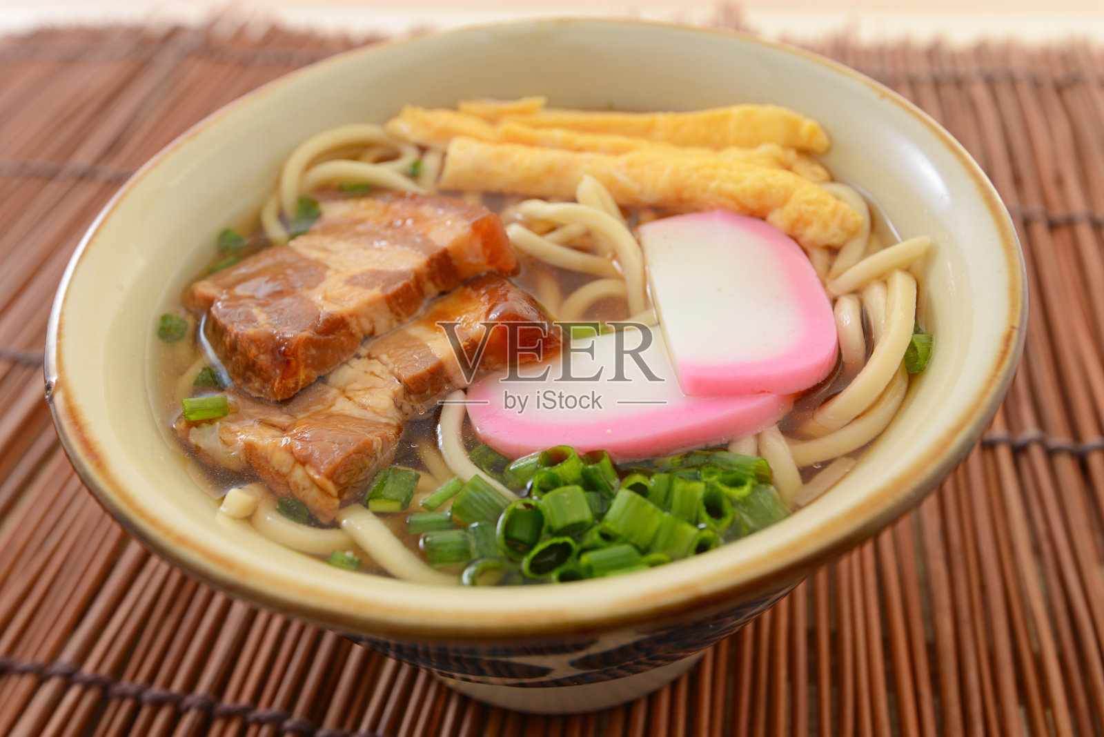 冲绳料理、冲绳荞麦面照片摄影图片